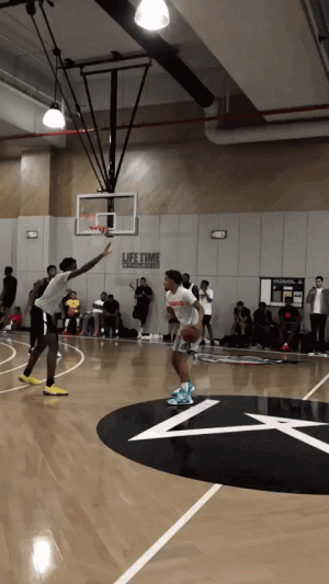 欧冠积分榜分析：各队晋级形势紧张,（欧冠积分榜解读：出线之争白热化）