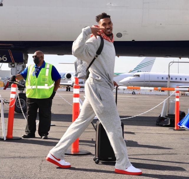 穆帅：本菲卡占绝对优势，但这场比赛连20分钟有效时间都没（穆帅：本菲卡占优，但全场有效比赛时间不足20分钟）