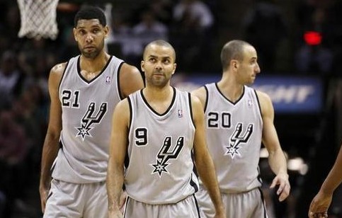 本泽马：不想只当个普通球员，我想在足球中真正留下一些东西（本泽马：不满足于平凡，渴望在足坛刻下自己的印记）