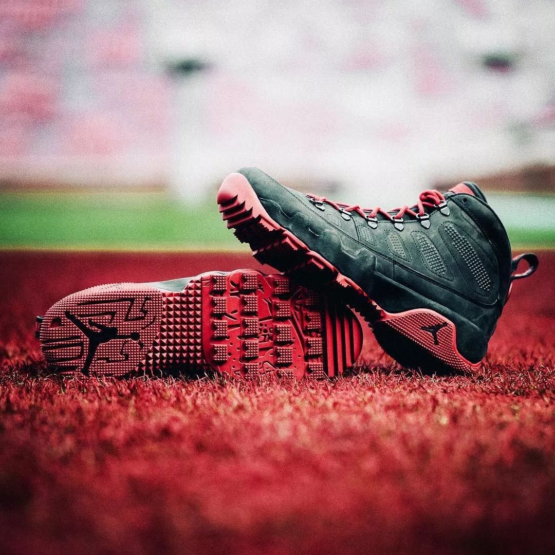 法尔克：拜仁计划明年夏天开启中国行，踢两场友谊赛（法尔克称拜仁计划明夏访华，安排两场热身赛）