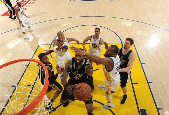 中超联赛总结：积分榜前三分析,（中超赛季盘点：前三强积分格局解析）