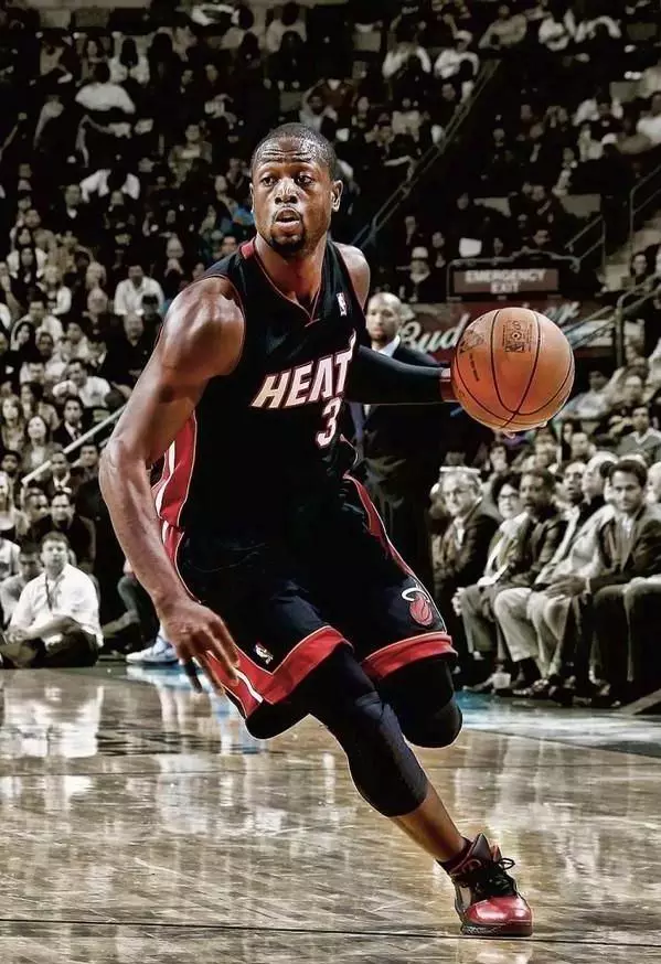 手感不错！东契奇首节6中4轻取10分（状态在线！东契奇首节6投4中斩获10分）