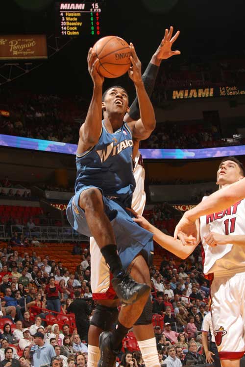 帕尔马近10场低迷，后防残缺，拉齐奥客场攻坚一般，预测小球。（帕尔马近十战低迷、防线不整；拉齐奥客场火力一般，倾向小球）